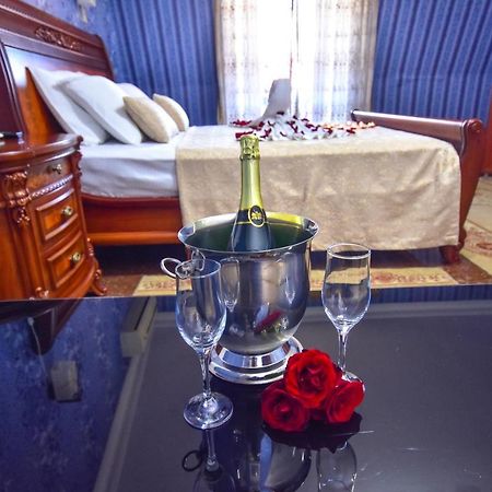 Hotel Chao Batoumi Extérieur photo