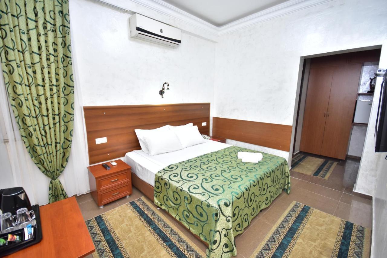Hotel Chao Batoumi Extérieur photo