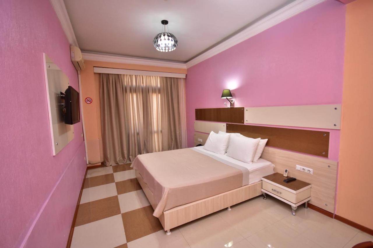 Hotel Chao Batoumi Extérieur photo