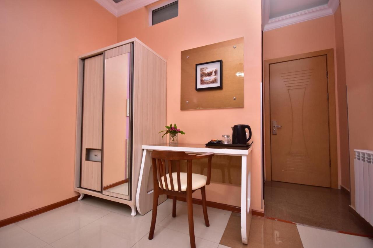 Hotel Chao Batoumi Extérieur photo