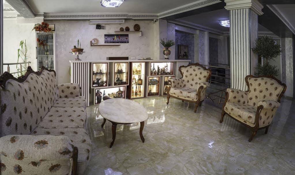 Hotel Chao Batoumi Extérieur photo